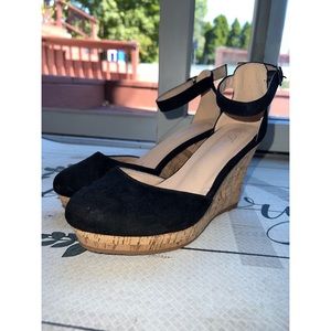 Black Wedges